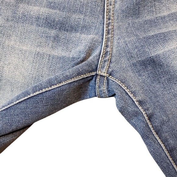 Judy Blue Distressed Skinny Fit With Camo Patches 15/32 - Picture 4 of 7